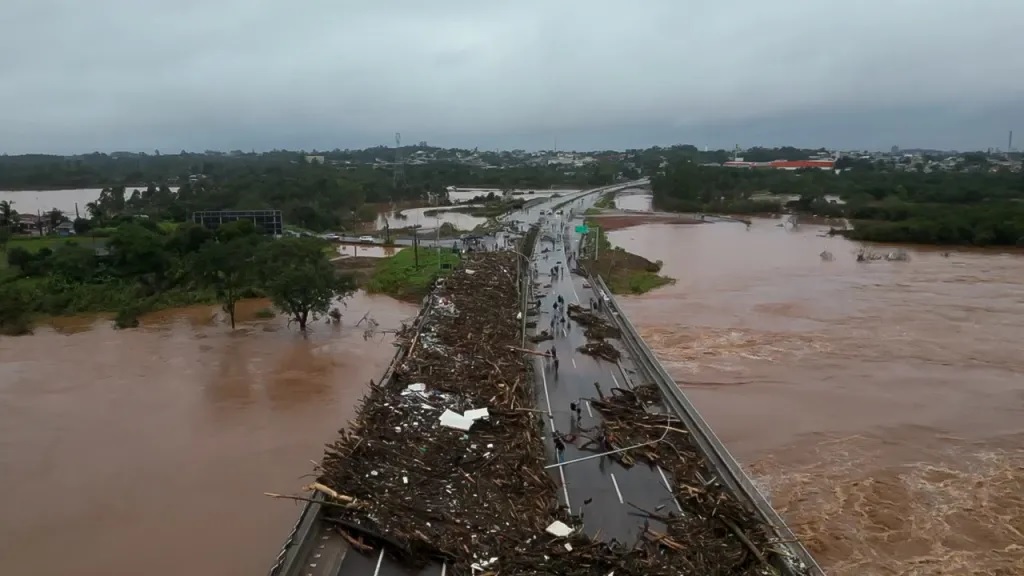 57 Dead, Thousands Displaced as Floods Rage in Brazil
