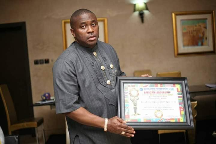 Senator OBA Bags African Leadership Icon Merit Award 2021